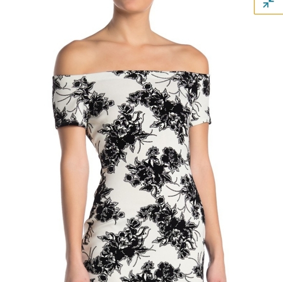 bailey blue Dresses & Skirts - BAILEY BLUEOff-the-Shoulder Floral Bodycon dress